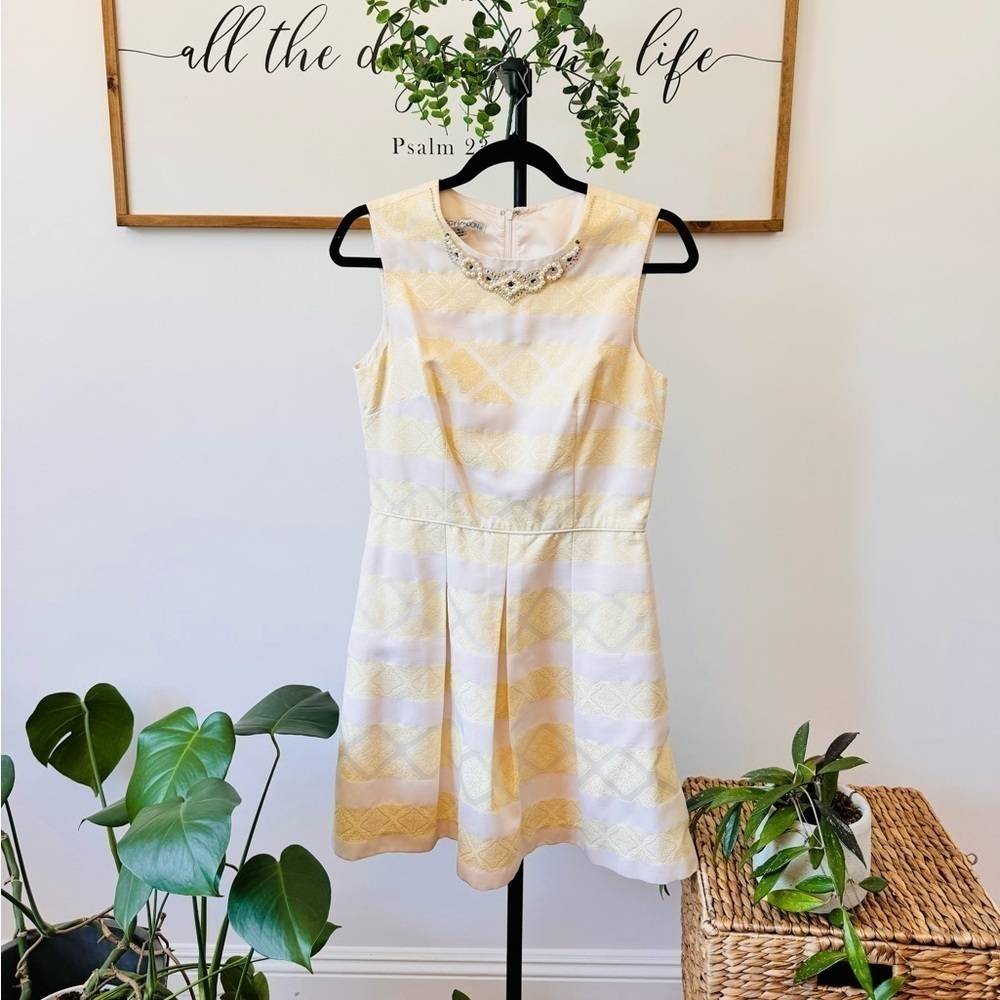 Super beautiful Maggy London size 6 fit in flare, mini beautifully made dress